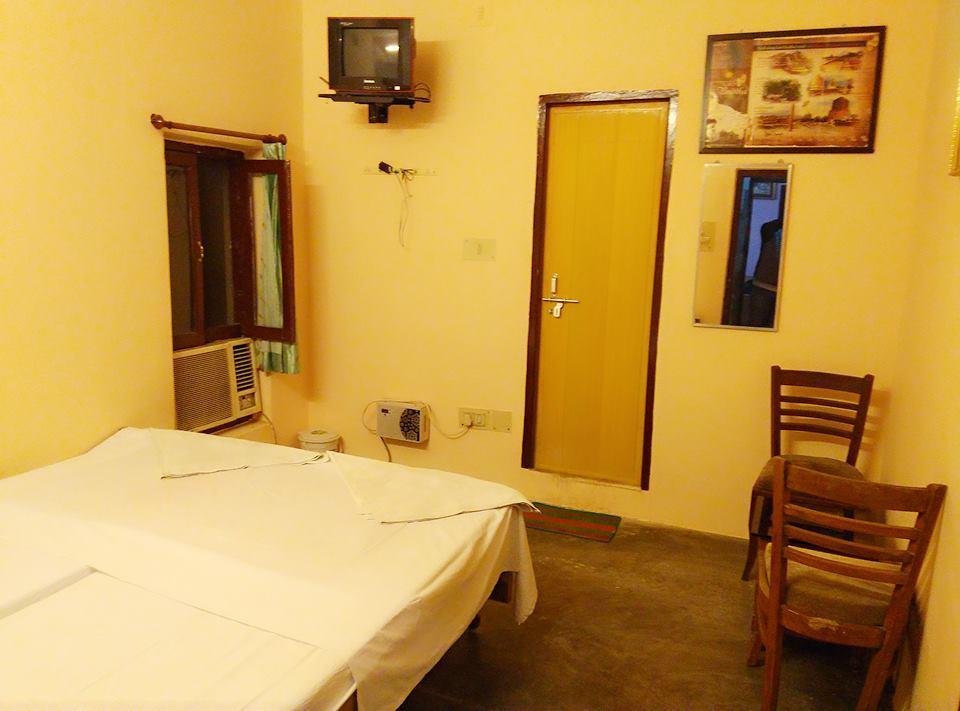 Mishra Guest House Waranasi Zewnętrze zdjęcie
